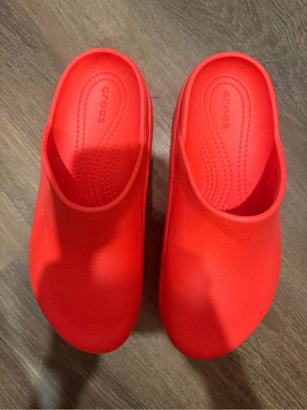 Women’s Dylan Clogs Red Shoes - Picture 2 of 3